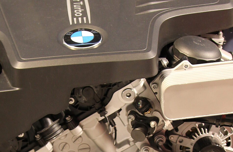 Wymiana napędu rozrządu i pompy oleju w silnikach BMW N20/N26